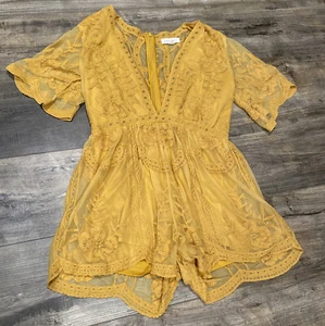 Honey Punch Mustard Yellow Lace Romper Size Large - Picture 1 of 12