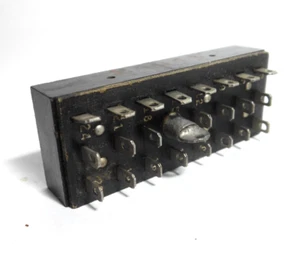 Beau Cinch Jones Female 23 pin + center ground locator 250v 10 amp plug -NOS - Picture 1 of 2