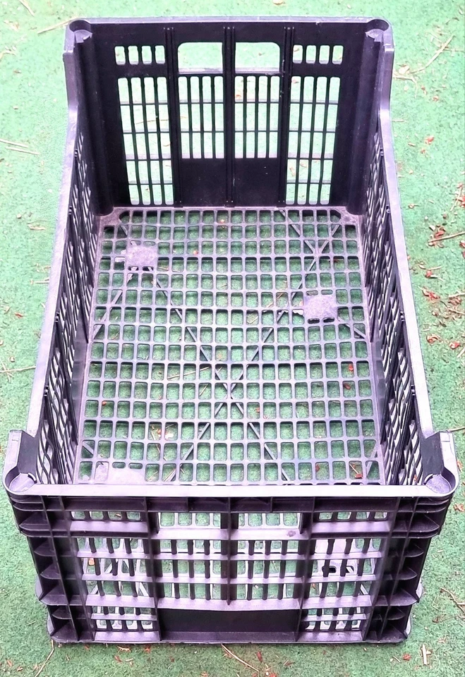 4 x Large Plastic Storage Crate Box Tray Stackable Basket, Container 50x30x22cm - Image 1 of 4