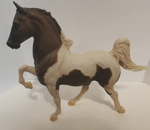 Breyer Traditional Horse Sprinkles Pinto Mare - Picture 1 of 5