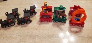 10 Holiday Express Tren McDonalds Navidad Happy Meal Juguete 2017 Barbie Jurassic - Imagen 1 de 8