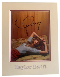 Taylor Swift Signed Autographed 8x10 Photo Matted to 11x14 Beckett Certified - Picture 1 of 4