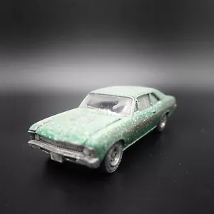 1972 72 Chevy Chevrolet Nova Yenko Sc Fienile Trovare 1:64 Scala Modellino Auto - Foto 1 di 8