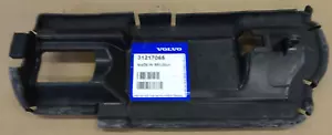 NEW OEM 2007-2016 Volvo S80 V70 XC70 Right Upper Radiator Guide Vent 31217065 - Picture 1 of 4