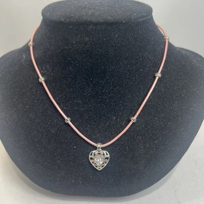 NUEVO CON ETIQUETAS Collar Sofi Rosa Brighton -Colgante Corazón con Cristal - Cadena Cuero Rosa Foto 1 de 3