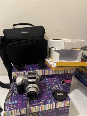 Kodak EasyShare Z740 Digital Camera 5.0 Mp 10x Zoom + Bag & Extras-Tested &Works - Image 1 of 4