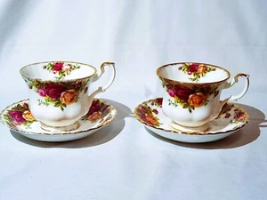 (2) Excellent ROYAL ALBERT 1962 OLD COUNTRY ROSES Footed Cups & Saucers - Picture 1 of 4
