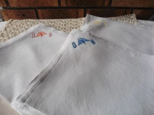 9 ANTIQUE CREAM LINEN NAPKINS EMBROIDERY BUTTERFLIES HAND HEM DAYS - Picture 1 of 8
