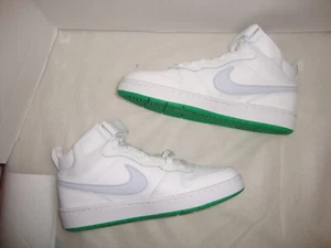 Nuevas Tenis Nike CD7782-115 Court Borough Mid 2 (GS) Talla 6.5Y Blanco Gris Verde - Imagen 1 de 15