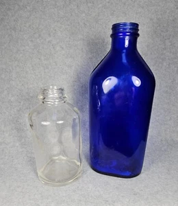 2 Botellas Antiguas - Botella Medicina Phillips Vintage Años 60 Azul y Antigua Vidrio Grueso - Imagen 1 de 6
