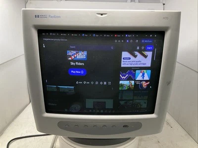 HP PAVILION M70 17" CRT VGA Computer Monitor Retro Gaming Computing Display - Image 1 of 4