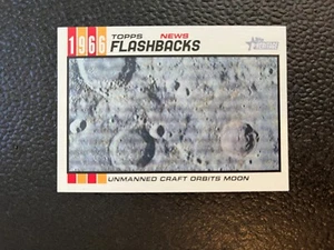 Topps Heritage NF-2 2015 Lunar Orbiter 1 noticias flashbacks - Imagen 1 de 2