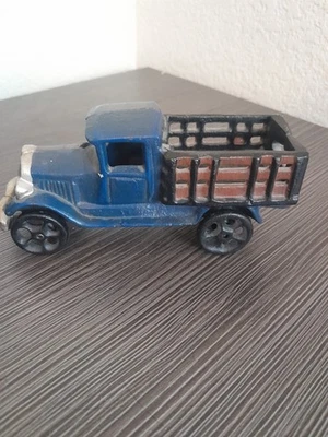 Camioneta pickup vintage de metal de hierro fundido azul de 6" Foto 1 de 4