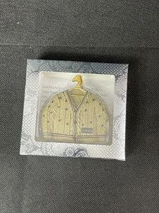 Fearless Taylor’s Versión Cardigan Adorno PREVENTA Swiftie Decoración de Navidad NUEVO  - Imagen 1 de 3