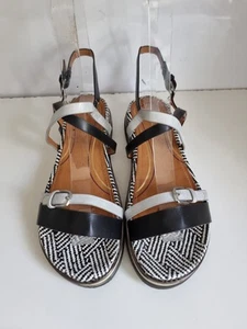 WRANGLER DESIGNER UK 4 EU 37 WOMENS SILVER BLACK STRAPPY FLAT SUMMER SANDALS - Picture 1 of 13