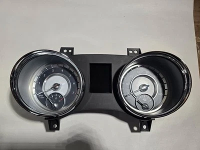 Chrysler 300 Speedo 2014 velocímetro grupo 130 k millas fabricante de equipos originales Foto 1 de 2