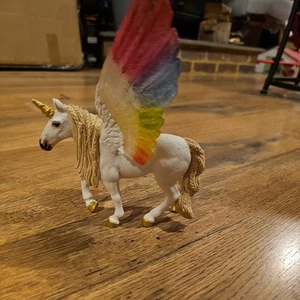Schleich Bayala Rainbow Unicorn Collectable Figure 70576 - Picture 1 of 8