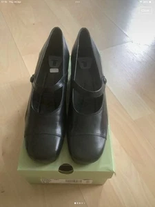 Trotters Black Leather Lady Jane Size 6 AA Narrow Fitting Shoes - Picture 1 of 9