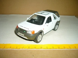 WELLY Land Rover 2001, weiss, 9761, 09-20 Zustand / Condition: 2-/3 Rückziehmot - Bild 1 von 3
