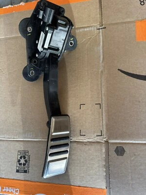 2005 - 2010 Ford Mustang Premium Sport Style Accelerator Pedal 8R3A-9F836-AA - Image 1 of 4