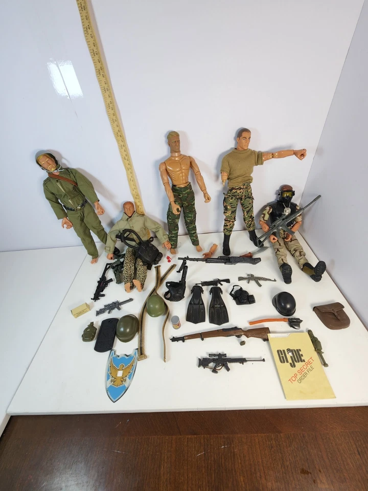  Lote de 5 figuras de acción vintage GIJOE con varios accesorios. Coleccionables  Foto 1 de 4