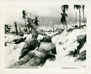 1943 WWII USMC Marines creep up on Japanese Pill Box  Tarawa  Official Photo Co