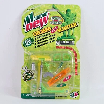 2000 Sunco LTD. Mountain Dew Cruiser mini scooter verde e amarelo - Imagem 1 de 4