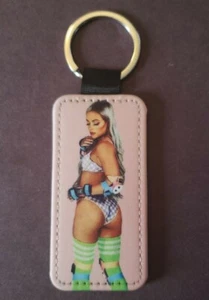 WWE LIV MORGAN LEATHER KEYRING KEYCHAIN SEXY WOMAN SUPERSTAR - Photo 1 sur 2