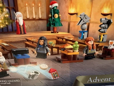 LEGO Disney: Twirling Rapunzel (43214) y libro de cuentos Little Mermaid Foto 1 de 4