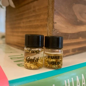 Two-2/10ths OZ. GOLD FLAKES 24 KARET (PURE GOLD) 1/2" X 1" GLASS - Picture 1 of 3