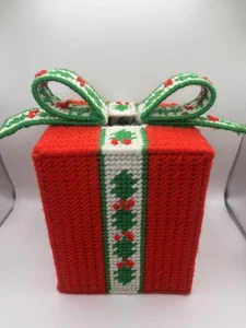 Vintage Needlepoint Tissue Box Cover Christmas Grandmacore - Picture 1 of 11