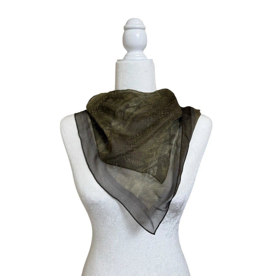 Ellen Tracy女式丝绸方形蛇皮印花围巾 — 第 1/4 张图片