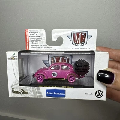 M2 Machines 1953 VW Volkswagen Beetle Deluxe Las Vegas Super Con Chase /108 - Image 1 of 4