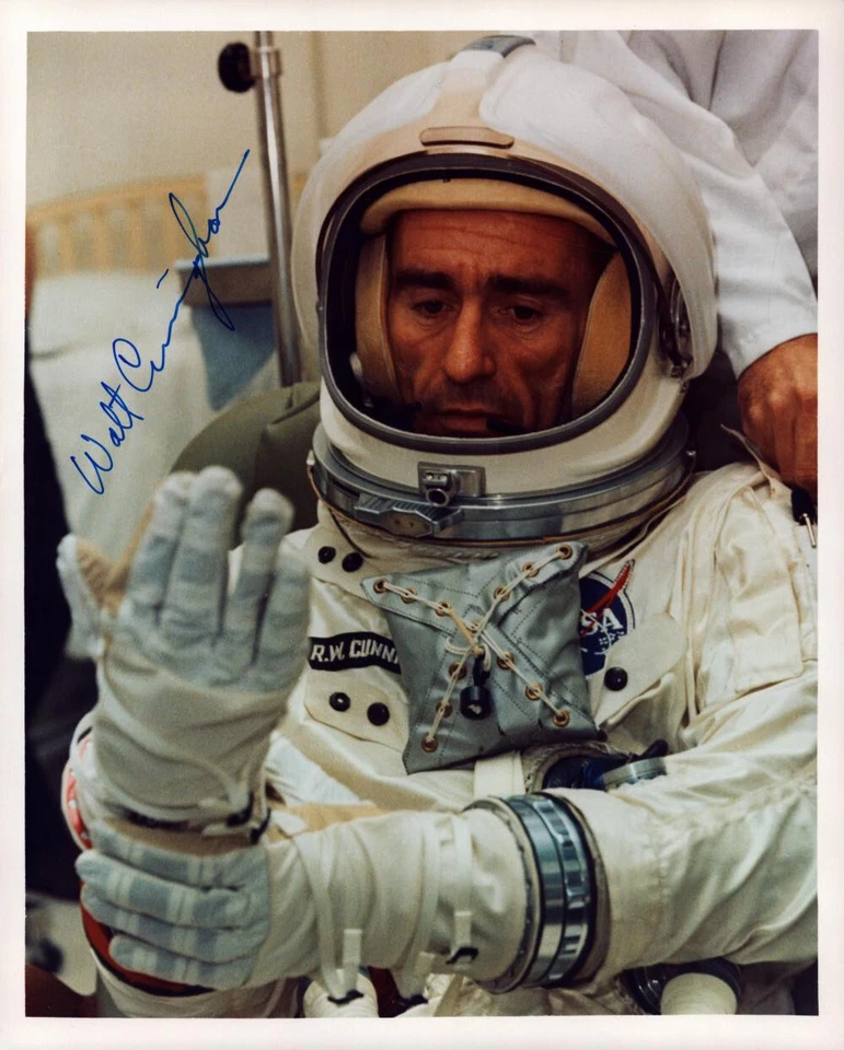 Astronaut Walt Cunningham (Apollo 7) hand-signed 8x10'' photo - Bild 1 von 1