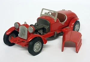 Auto Replica 1/43 Scale White Metal - AR29 Alfa Romeo 8C Red - Picture 1 of 5