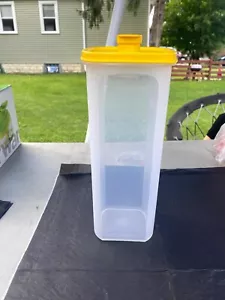Tupperware 2 Liter Pitcher - Picture 1 of 4