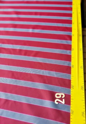 Tissu ancien n°29  env. 64x100 cm – rayures framboise et gris, effet texturé - Photo 1/2