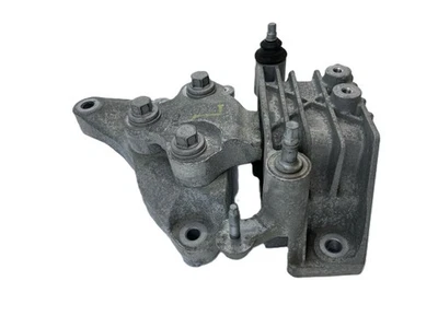 2021 Chrysler Pacifica LH Driver Transmission Mount Assembly 68224742 OEM - Image 1 of 4