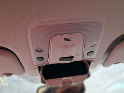 Consola techo delantero Prius VIN Fu séptimo y octavo dígito compatible con 16-22 PRIUS 2701883 Foto 1 de 4