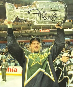 Derian HATCHER Signed 8x10 Photo! Dallas Stars D MAN Legend! W/COA - Foto 1 di 2