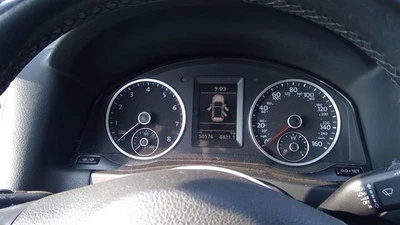 Used Speedometer Gauge fits: 2015 Volkswagen Tiguan cluster MPH US market ID 5N0 - Imagem 1 de 4