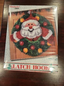 Caron WonderArt 22" Round Santa Wreath Christmas Latch Hook Kit #4681 Sealed - Picture 1 of 6