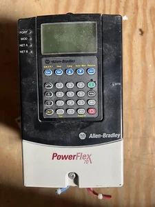 ALLEN BRADLEY POWERFLEX 70 AC DRIVE 20AD2P1A0AYNNNNN 0.33/0.5 HP SERIES A 💥 - Picture 1 of 3