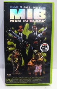 MIB Men In Black WILL SMITH TOMMY LEE JONES ACTION/SCI-FI VHS MOVIE LIKE NEW - Picture 1 of 5