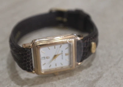 1990s ACCUTRON Bulova Tank Sapphire Crystal Quartz Women Watch A3 - Image 1 of 4