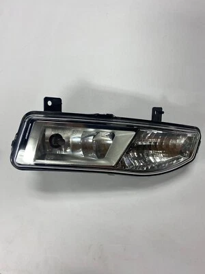 Faro antiniebla Nissan Rogue Sentra 2019 2020 2021 pasajero derecho LED 26150-8995C Foto 1 de 4