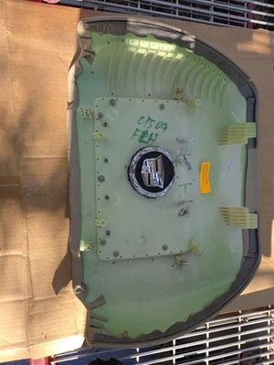 Бежевая отделка крышки задней панели сиденья для Cadillac CTS 2008-2014 годов выпуска передняя левая со стороны водителя - Изображение 1 из 4