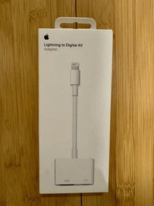 Genuine Apple Lightning to Digital AV Adapter (HDMI) (MD826AM/A) - White - Photo 1/2
