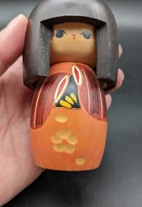 Kokeshi Doll Eyes Open 4.25" tall Wooden Carved Flower Hand Painted Stamped - Picture 1 of 6