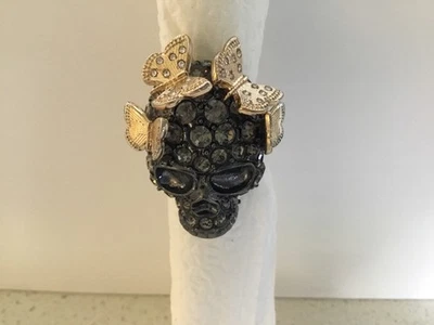 Anillo calavera esqueleto Betsy Johnson Foto 1 de 4